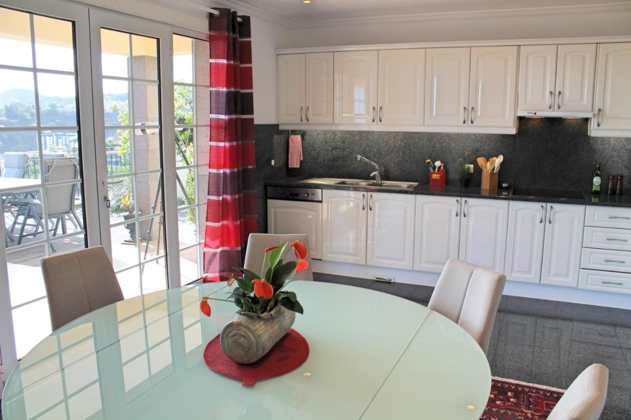 Magnificent Luzia 5 Bedrooms Sea Views Pool Table Villa