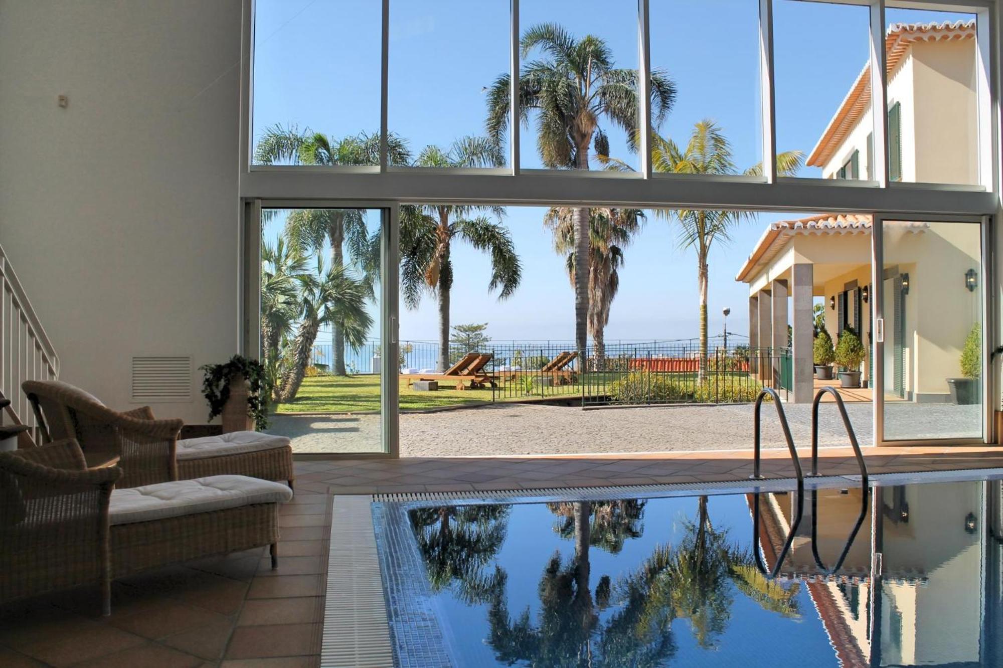 Magnificent Luzia 5 Bedrooms Sea Views Pool Table Villa