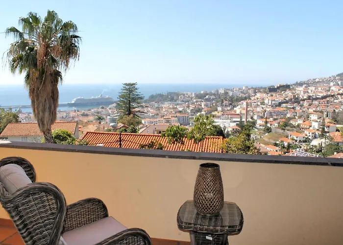 Magnificent Funchal Villa Villa Luzia 5 Bedrooms Sea City Views Pool Table